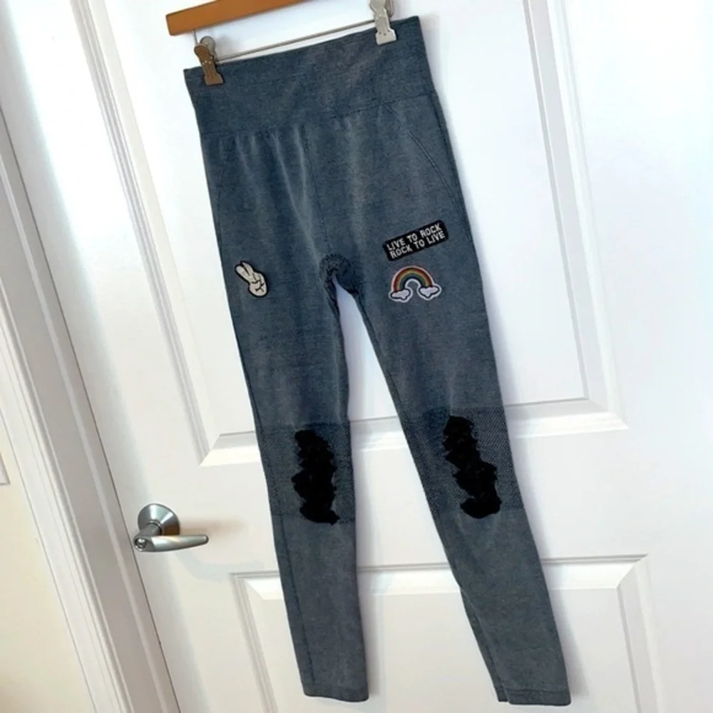 MAZE COLLECTION | Gray Rock & Roll Theme Leggings, Junior Size S/M.